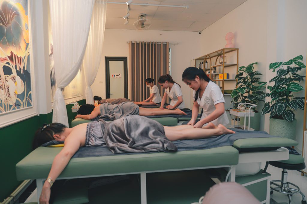 Massage chân ở Hà Nội